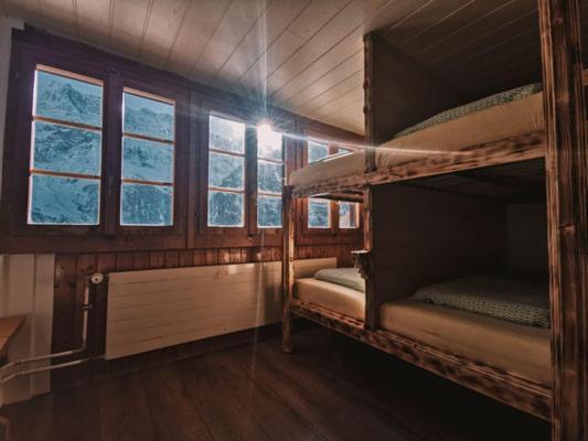 Mountain Hostel Gimmelwald Bagian luar foto