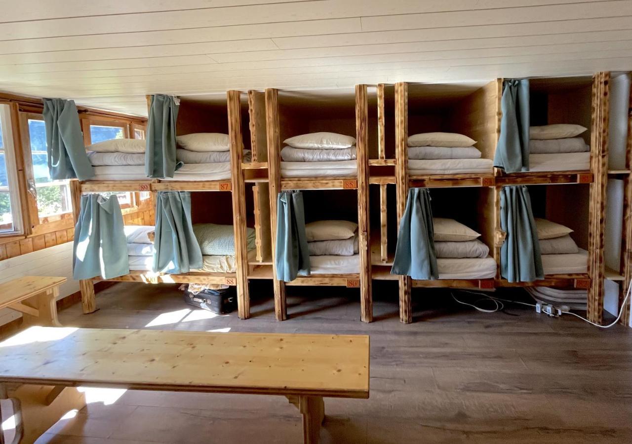Mountain Hostel Gimmelwald Bagian luar foto